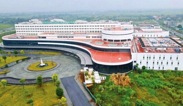 Chỉ 2 tháng nữa, bệnh viện hạng đặc biệt sẽ hoàn thiện: Dự kiến có tuyến buýt liên tỉnh kết nối với Thủ đô- Ảnh 2. Chỉ 2 tháng nữa, bệnh viện hạng đặc biệt sẽ hoàn thiện: Dự kiến có tuyến buýt liên tỉnh kết nối với Thủ đô- Ảnh 2.
