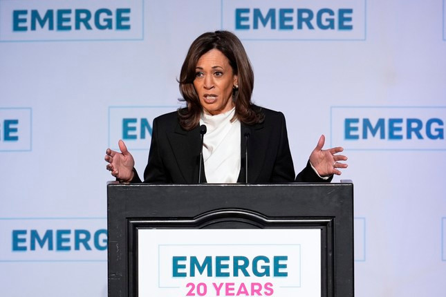 Bà Kamala Harris chuẩn bị tái xuất chính trường ảnh 1