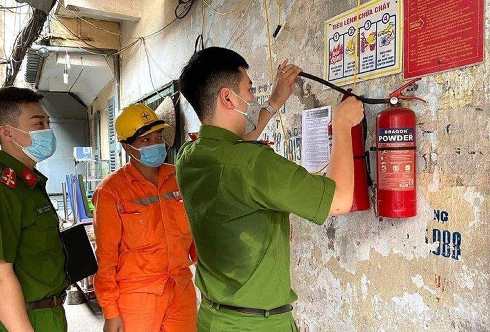 Người vi phạm giao thông đường bộ có thể chịu mức phạt hành chính tối đa lên đến 150 triệu đồng - ảnh 2