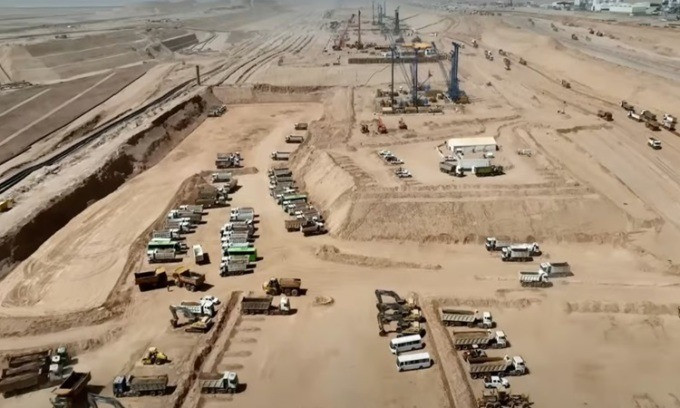 Tiến độ xây siêu thành phố dài 100km xuyên sa mạc, kỳ vọng sẽ là nơi đăng cai World Cup 2034- Ảnh 4. Tiến độ xây siêu thành phố dài 100km xuyên sa mạc, kỳ vọng sẽ là nơi đăng cai World Cup 2034- Ảnh 4.