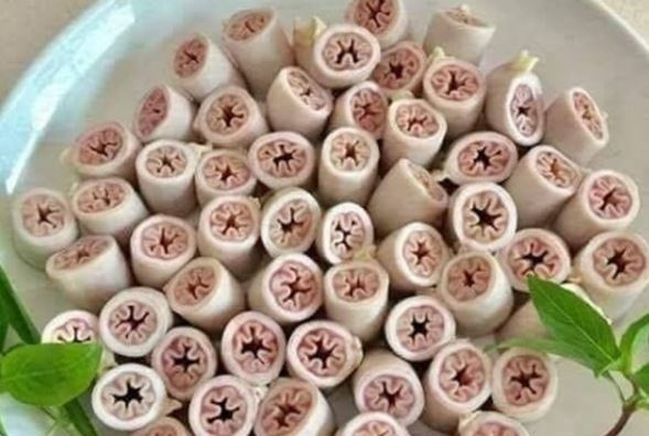 Lòng se điếu: Món ăn 'nóng' nhất trên mạng xã hội vì lời thách thức trị giá 1 tỷ đồng nếu tới lò mổ quay được trực tiếp