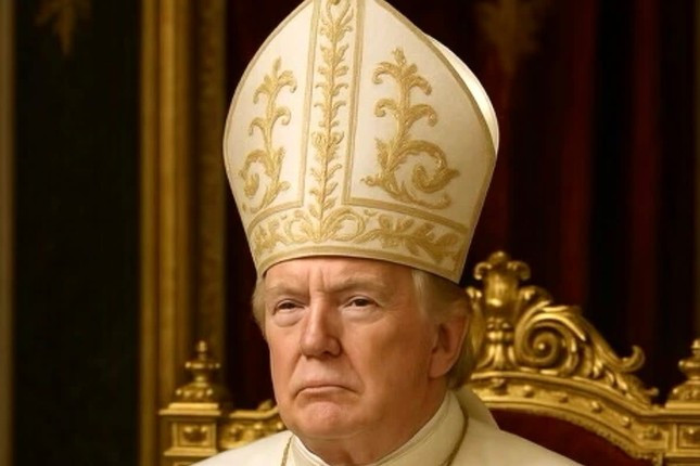 Tổng thống Mỹ Trump bị phản ứng vì đăng ảnh mặc trang phục giáo hoàng ảnh 1