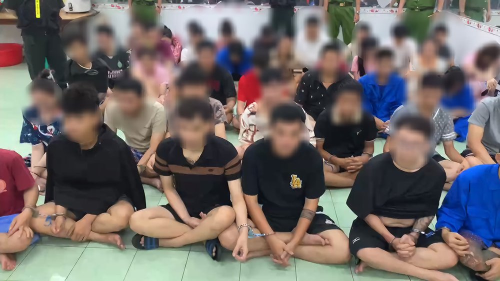 Công an khởi tố 1.529 bị can, thu giữ hơn 560kg ma túy, 12 khẩu súng liên quan đến vụ 4 tiếp viên xách ma túy về Việt Nam - ảnh 1