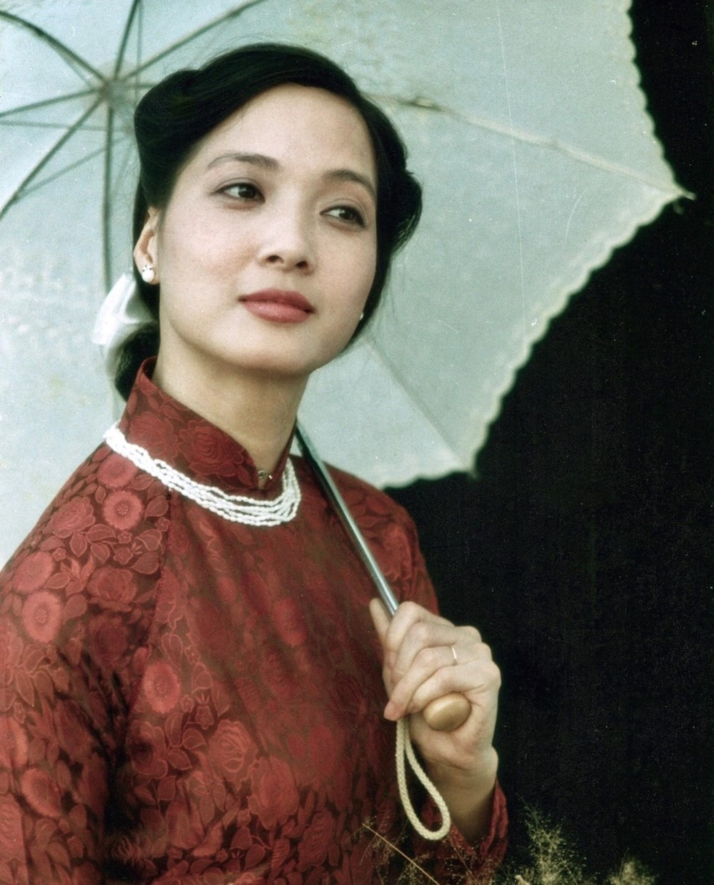 Nữ diễn viên được phong NSND trẻ nhất lịch sử, sở hữu nhan sắc hiếm có của điện ảnh Việt Nam, Nam tiến 5 năm có tiền mua nhà đất ở Thủ Đức - ảnh 2