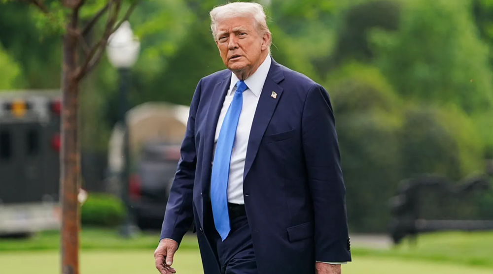 Ông Trump tuyên bố thẳng 'kinh tế tốt là nhờ tôi, xấu là do ông Biden' - ảnh 1