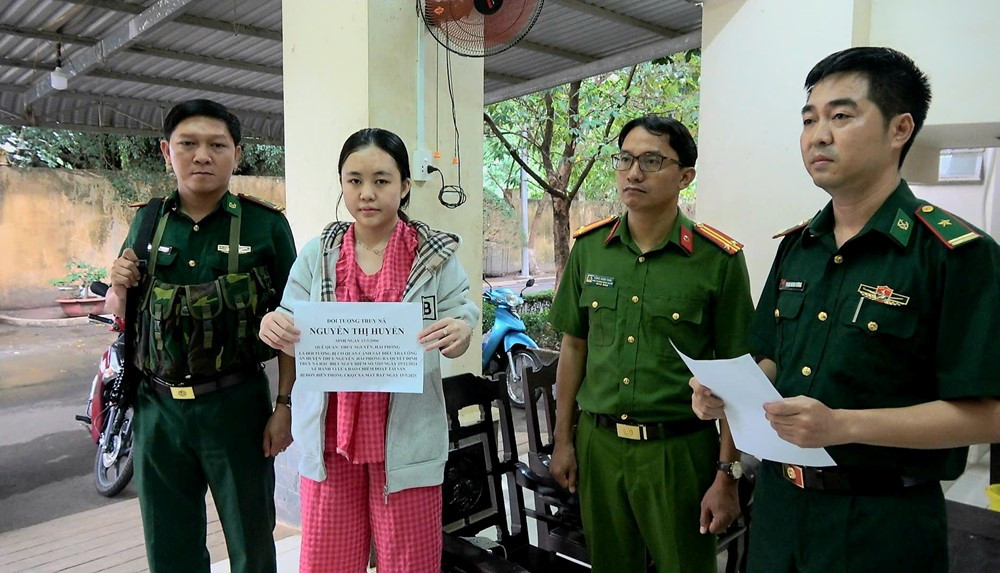 Bắt Nguyễn Thị Huyền, SN 2006 khi đang nhập cảnh từ Campuchia vào Việt Nam
