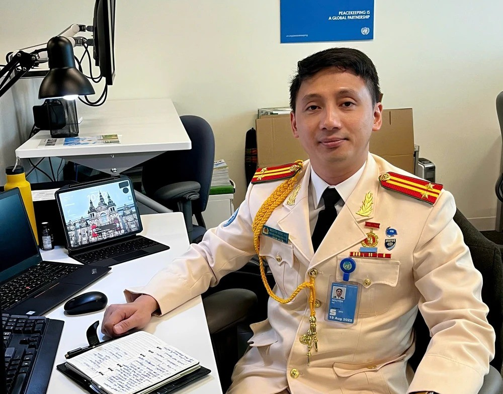 Sĩ quan Việt Nam tại Mỹ được Bộ Công an thăng hàm Thượng tá trước thời hạn