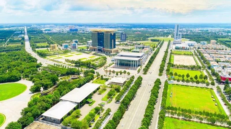 Thấy gì ở nơi 'đại bàng' làm tổ?