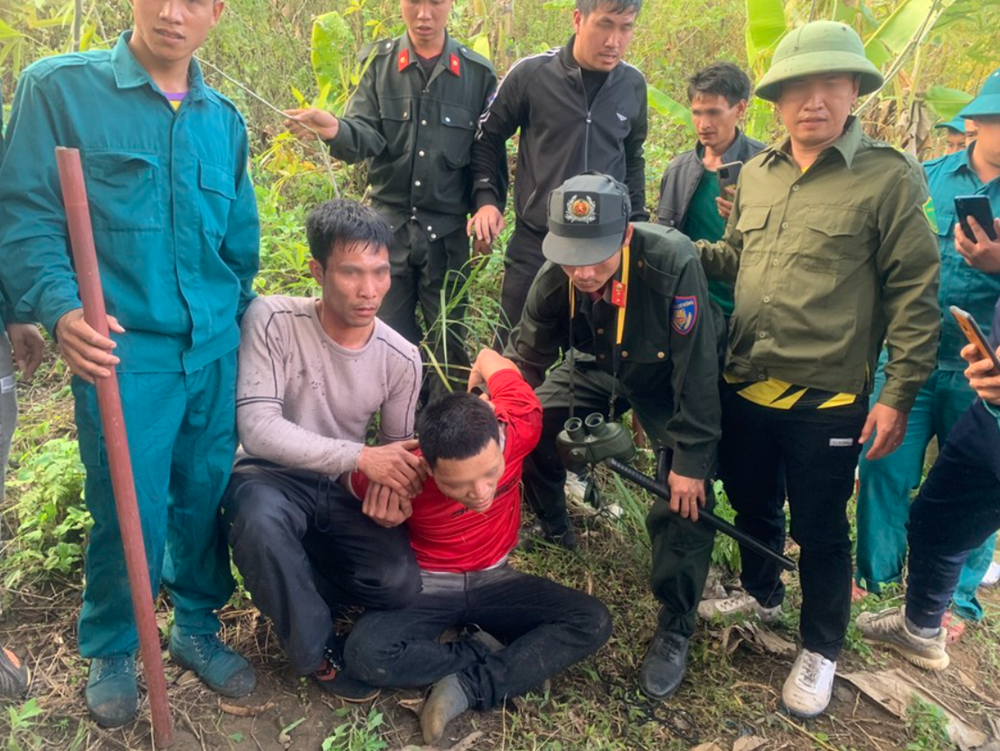 Khống chế, bắt giữ Vũ Văn Cường dùng dao đâm mẹ tử vong