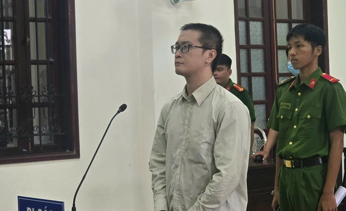 Tuyên phạt Trần Minh Hoàng 3 năm 6 tháng tù vì đánh bạn gái cũ