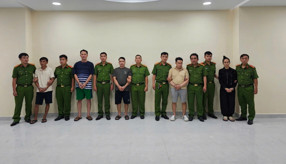 Khám xét khẩn cấp, bắt ‘trùm’ nhớt giả Nguyễn Văn Khánh