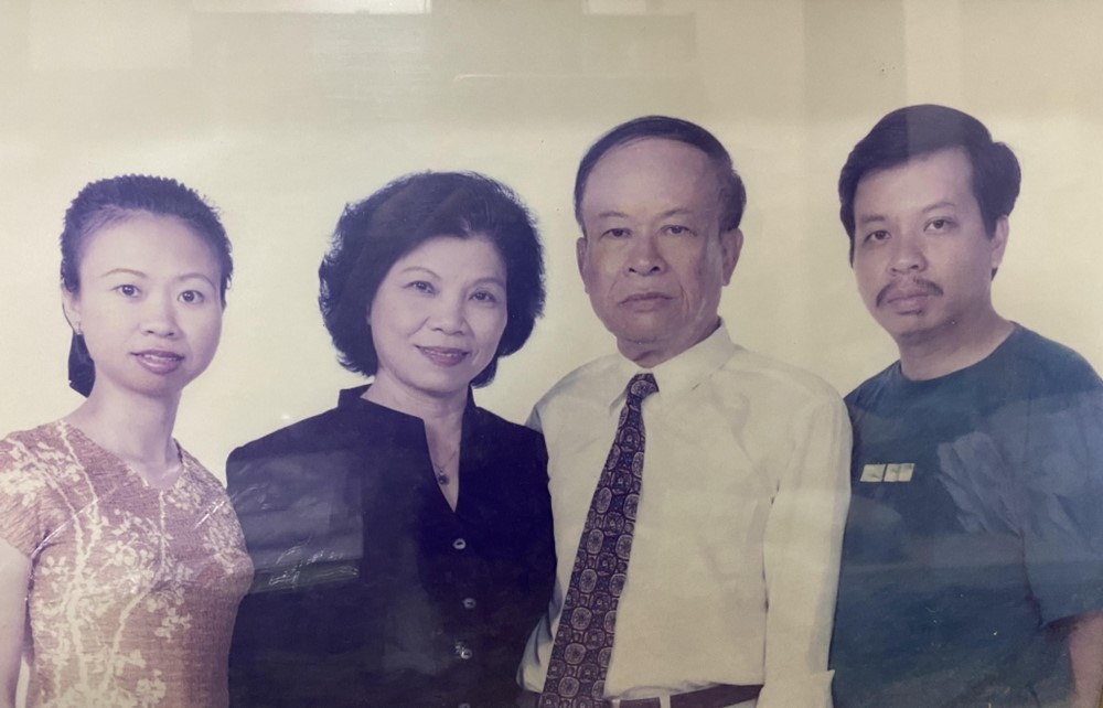 Nữ NSND là người Việt đầu tiên bảo vệ thành công luận án Tiến sĩ Nghệ thuật học tại Matxcơva, có tới 9 học trò là NSND, 30 học trò là NSƯT