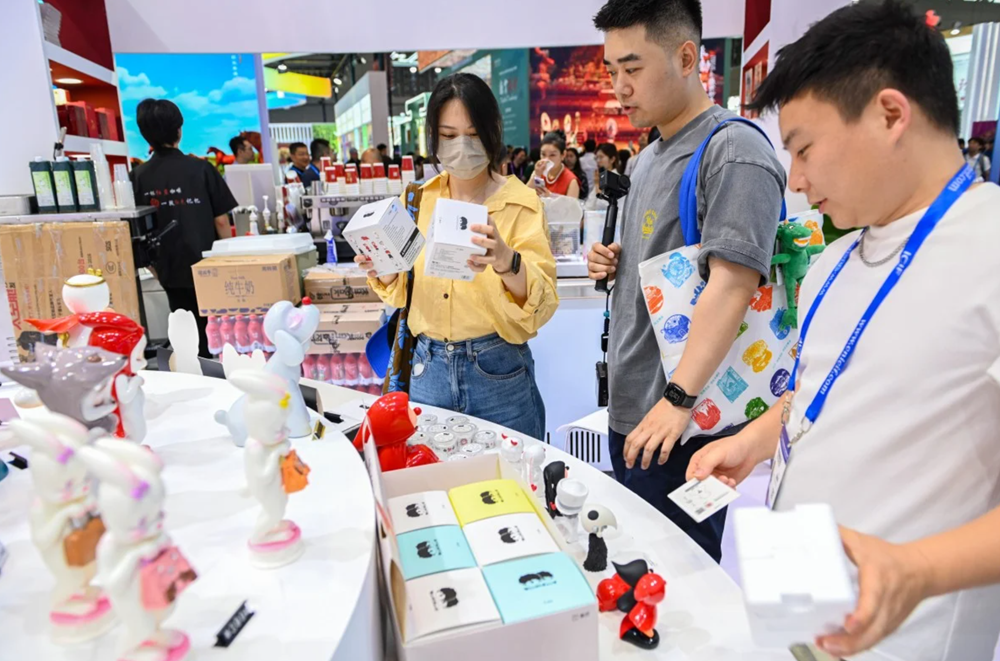 Xuất khẩu khó khăn vì thuế Mỹ, Thâm Quyến quay đầu làm 'cách mạng tiêu dùng' cứu kinh tế