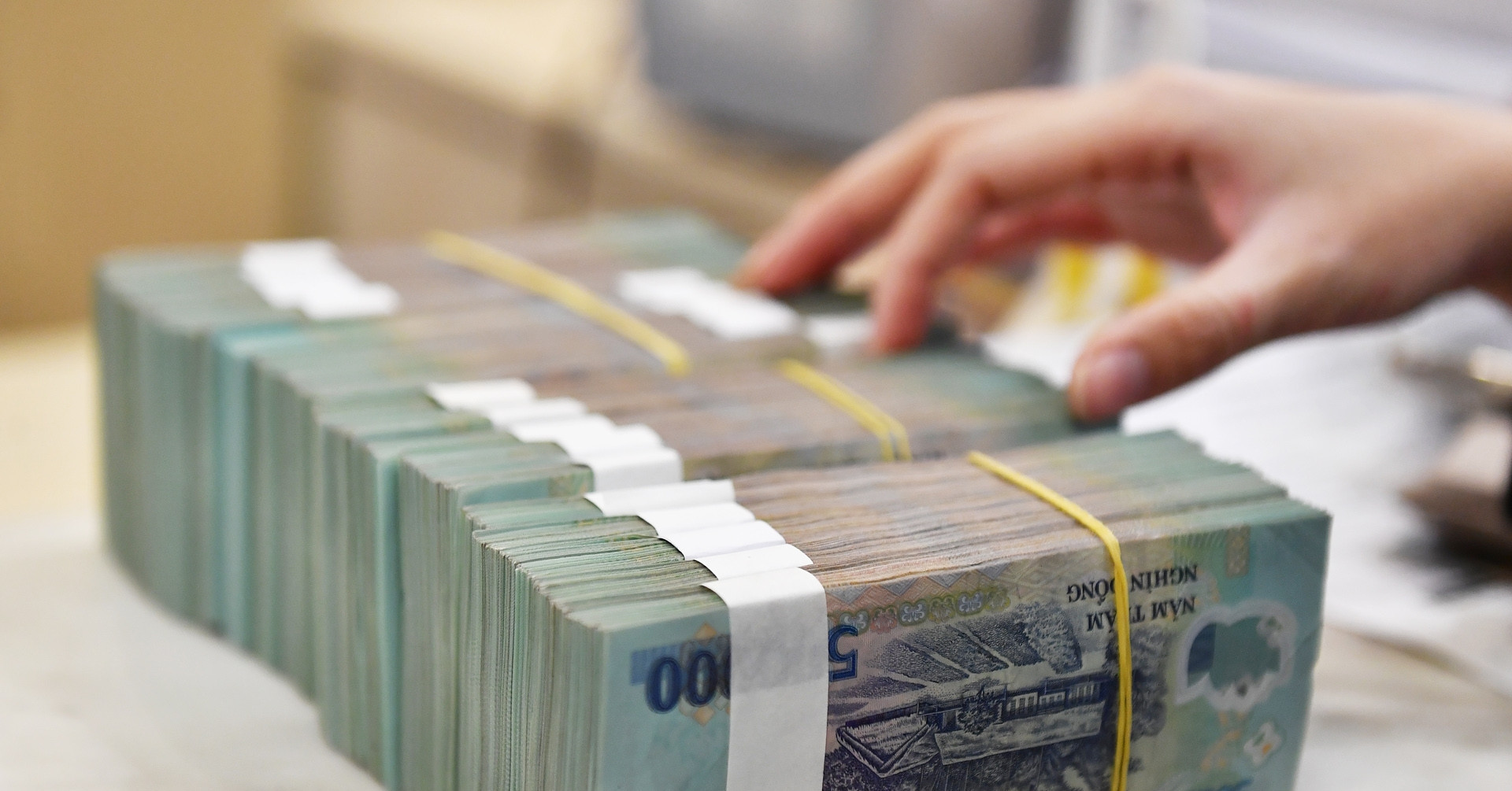 Khi các đại gia phải 'móc túi', chi ngàn tỷ để khắc phục hậu quả vụ án
