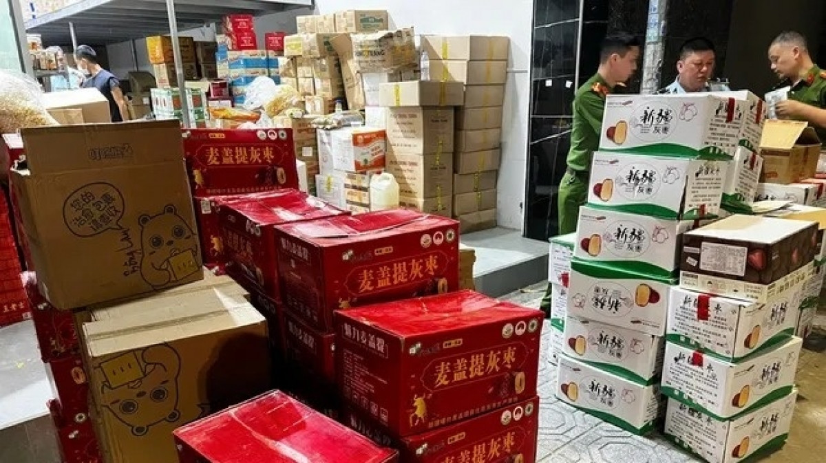 Kinh doanh kiểu 'du kích' ở La Phù: Mở cửa khi có đơn, giấu hàng khi kiểm tra
