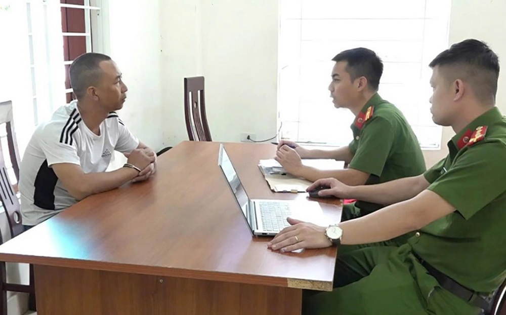 Khám xét nơi ở, bắt ‘công an’ Vũ Anh Tuấn