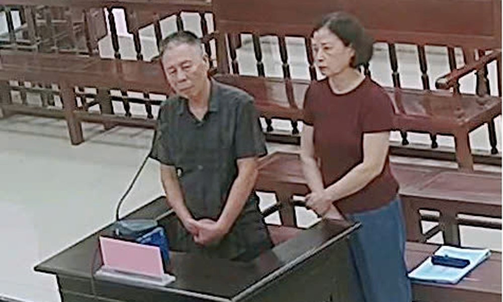 Tuyên phạt cặp vợ chồng Chủ tịch bán đất ảo 24,5 năm tù