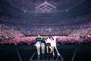 BlackPink bỏ túi hơn 330 tỷ đồng sau 2 đêm diễn ra show Born Pink World Tour tại Việt Nam