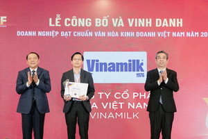 Vinamilk đạt chứng nhận ‘Doanh nghiệp đạt chuẩn văn hóa kinh doanh Việt Nam’