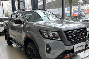 Bán tải Nissan Navara giảm sâu 140 triệu đồng đấu Mitsubishi Triton