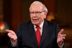 Warren Buffett tiết lộ sự thật về đầu tư mà chuyên gia tài chính không muốn bạn biết: 'Đừng hỏi thợ cắt tóc bạn có cần cắt tóc không!'