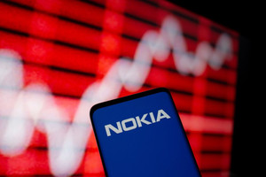 Doanh thu Nokia chạm đáy gần 10 năm, cổ phiếu lao dốc: Tượng đài đã thật sự ‘ngủ yên’?