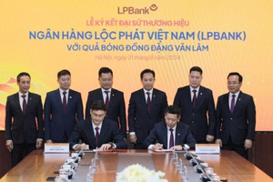 Thủ môn số 1 Việt Nam Đặng Văn Lâm trở thành Đại sứ thương hiệu LPBank