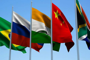 Thành viên chủ chốt BRICS tính phương án phi USD hóa