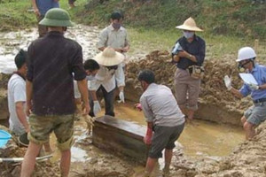 Mộ cổ hơn 300 tuổi đầu tiên tại Việt Nam có xác ướp được giữ nguyên vẹn, tỏa ra mùi thơm khiến giới khoa học bất ngờ