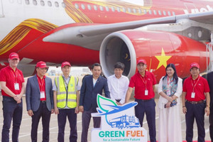 Vietjet tiên phong khai thác chuyến bay đầu tiên sử dụng nhiên liệu hàng không bền vững SAF do Petrolimex Aviation cung cấp, giảm thải 80% carbon