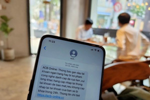 Cấm tất cả ngân hàng gửi tin nhắn SMS, thư điện tử chứa đường link tới khách hàng