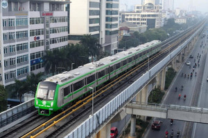 Tuyến Metro Hà Nội sẽ chạy xuyên đêm Giao thừa, mang sắc Xuân đến từng chuyến tàu