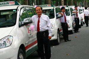 Thị phần hết bị Grab lại đến Xanh SM lấy mất, ông lớn taxi truyền thống Vinasun chạm đáy doanh thu, cắt giảm 15.611 nhân sự sau 8 năm