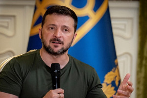 Ông Zelensky phủ nhận Mỹ viện trợ 500 tỷ USD, EU duyệt gói trừng phạt Nga