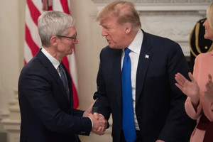 Tương lai iPhone lung lay vì thuế quan, CEO Tim Cook 'cầu cứu' ông Trump