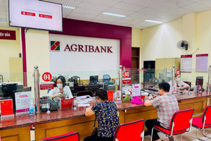 Cặp vợ chồng đến ngân hàng yêu cầu chuyển khoản 200 triệu cho con gái, nhân viên Agribank bất ngờ từ chối - Chuyện gì đã xảy ra?