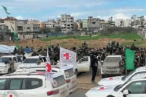 Hamas phóng thích 6 con tin Israel để đổi lấy tự do cho 602 tù nhân Palestine