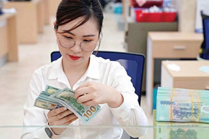 Căng thẳng thuế quan Mỹ - Trung: Đồng VND chịu áp lực gì?