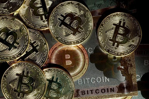 Hơn 800 tỷ USD ‘bốc hơi’, dòng vốn ồ ạt tháo chạy khỏi Bitcoin: Chuyện gì đã xảy ra?