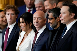 Từ Elon Musk đến Jeff Bezos, dàn tỷ phú giàu nhất thế giới từng dự lễ nhậm chức ông Trump 'đánh rơi' 209 tỷ USD