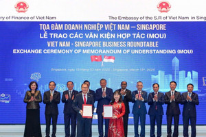 Trường Đại học VinUni của tỷ phú Phạm Nhật Vượng và Đại học NTU (Singapore) ký kết hợp tác liên minh chiến lược