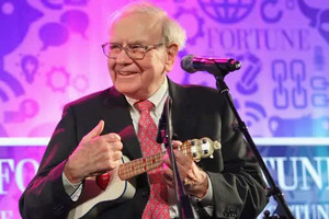 Pha thoát hàng ‘thần sầu’ của Warren Buffett: Xả 134 tỷ USD cổ phiếu, ôm núi tiền mặt ngay trước khoảnh khắc sụp đổ của thị trường