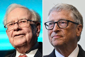 Warren Buffett lần đầu giàu hơn Bill Gates