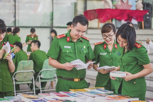 Người có chuyên môn Sư phạm Ngữ văn có thể vào công tác tại Bộ Công an