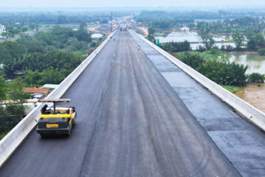 Gấp rút ngày đêm để cầu Nhơn Trạch kịp thông xe kỹ thuật trước lễ 30/4