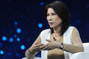 Bà trùm đồ gia dụng Trung Quốc tuyên bố không tuyển du học sinh, tại sao vẫn có người ủng hộ?