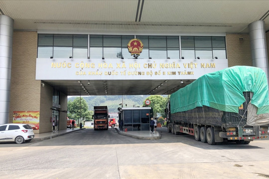 Lào Cai đón tin vui, thông quan chuyến hàng đầu tiên năm mới 2023