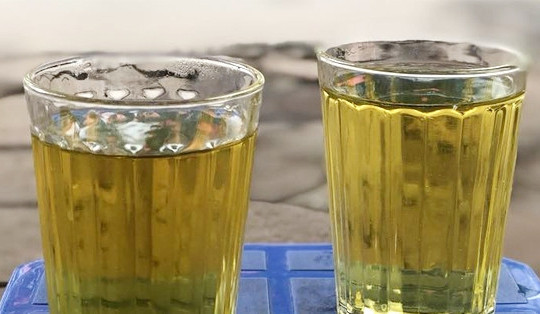 So sánh tác dụng của trà đá và trà nóng