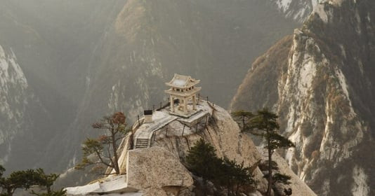 Ngọn núi nơi thiên đường và địa ngục chỉ cách nhau nửa bước chân, được UNESCO công nhận là Di sản thiên nhiên thế giới