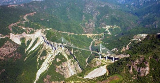 Chiêm ngưỡng cây cầu treo từng giữ ngôi cao nhất thế giới: Cao hơn cả tháp Eiffel, trị giá hơn 3,6 nghìn tỷ đồng